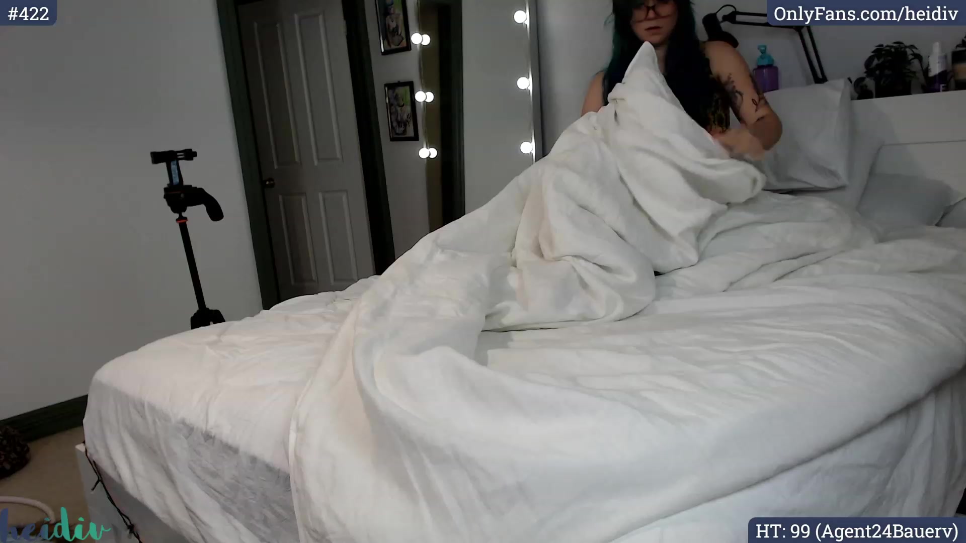 Gallery image thumbnail from Heidiv's myfreecams stream on, 11/01/2023, 09:16 image 11 of 20