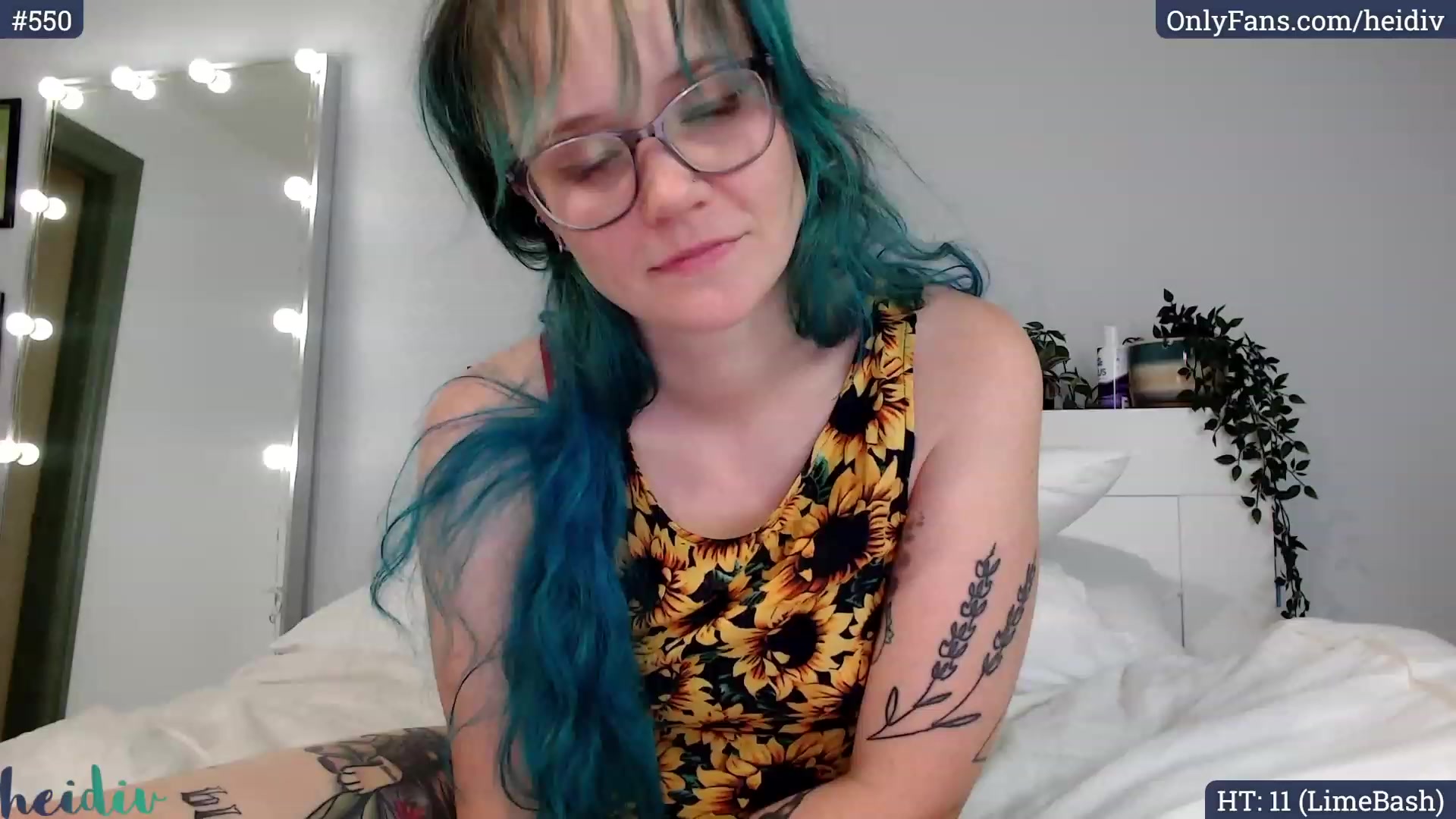 Gallery image thumbnail from Heidiv's myfreecams stream on, 11/01/2023, 09:16 image 4 of 20
