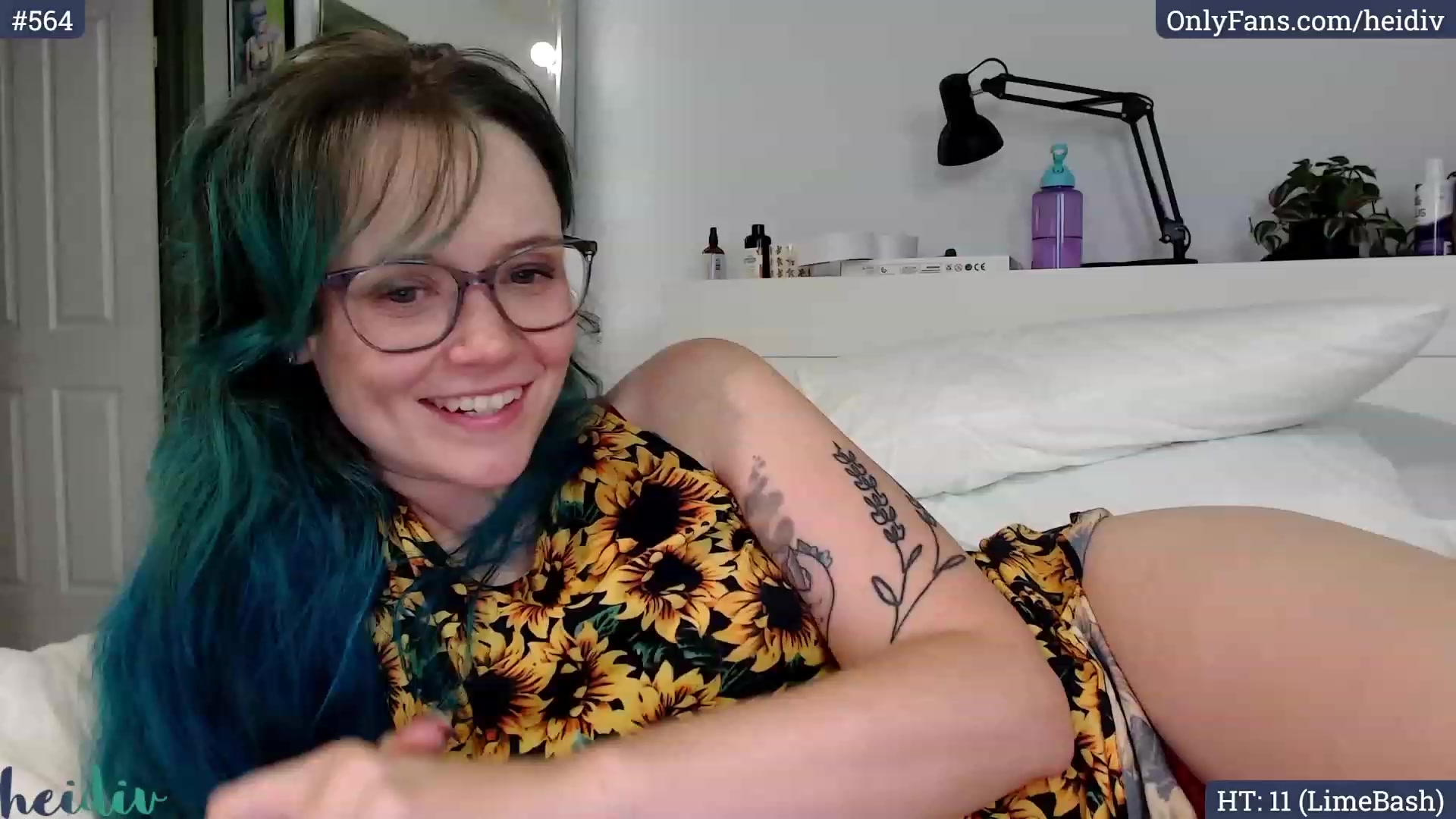Gallery image thumbnail from Heidiv's myfreecams stream on, 11/01/2023, 09:16 image 7 of 20