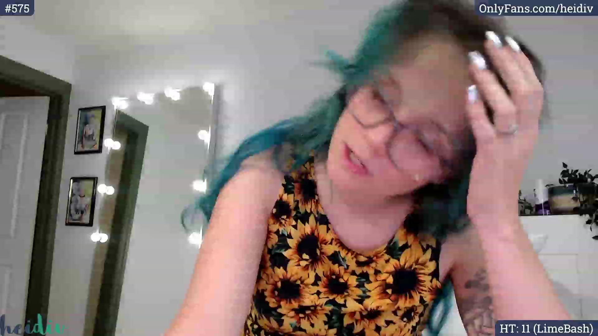 Gallery image thumbnail from Heidiv's myfreecams stream on, 11/01/2023, 09:16 image 9 of 20