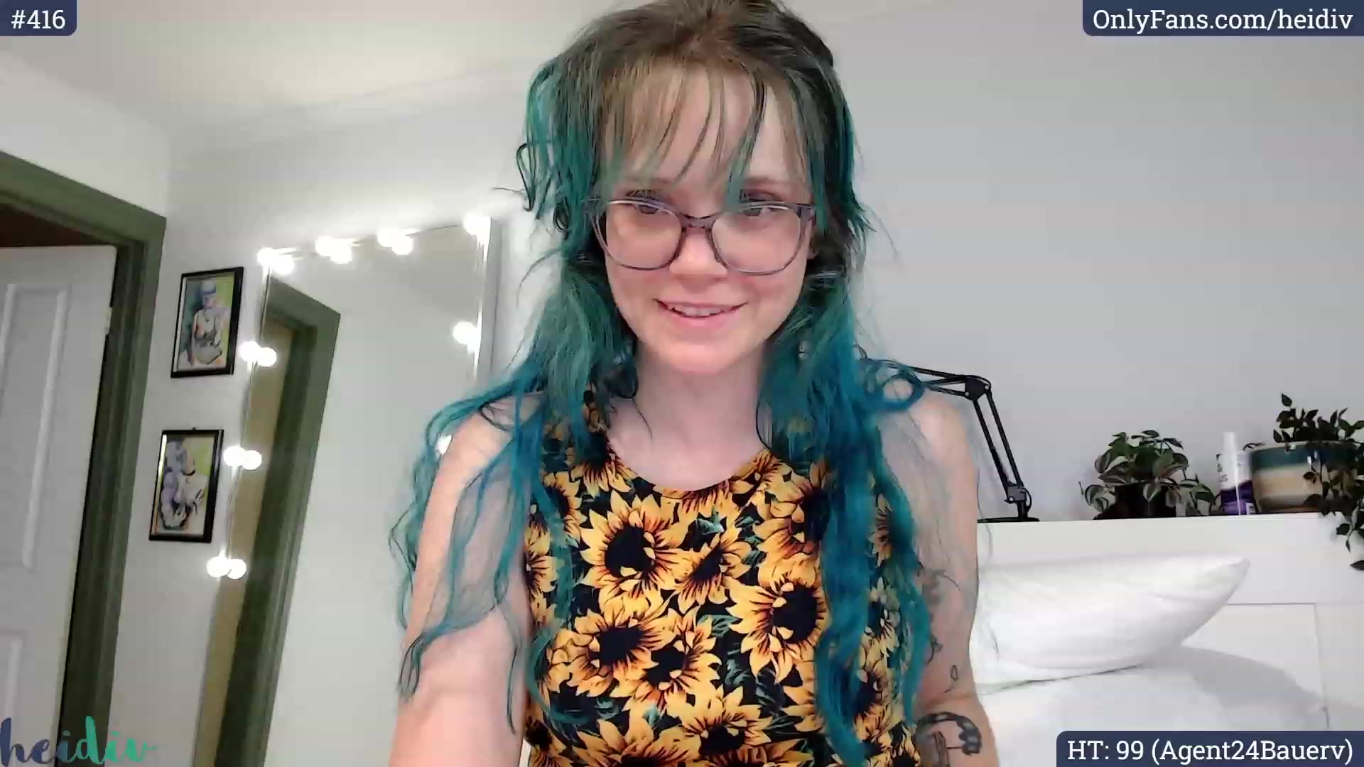 Gallery image thumbnail from Heidiv's myfreecams stream on, 11/01/2023, 09:16 image 10 of 20