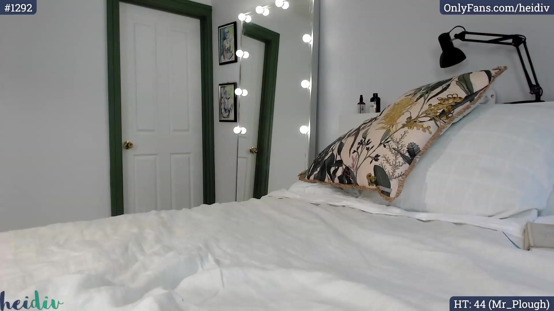 Gallery image thumbnail from Heidiv's myfreecams stream on, 11/04/2023, 10:38 image 1 of 20