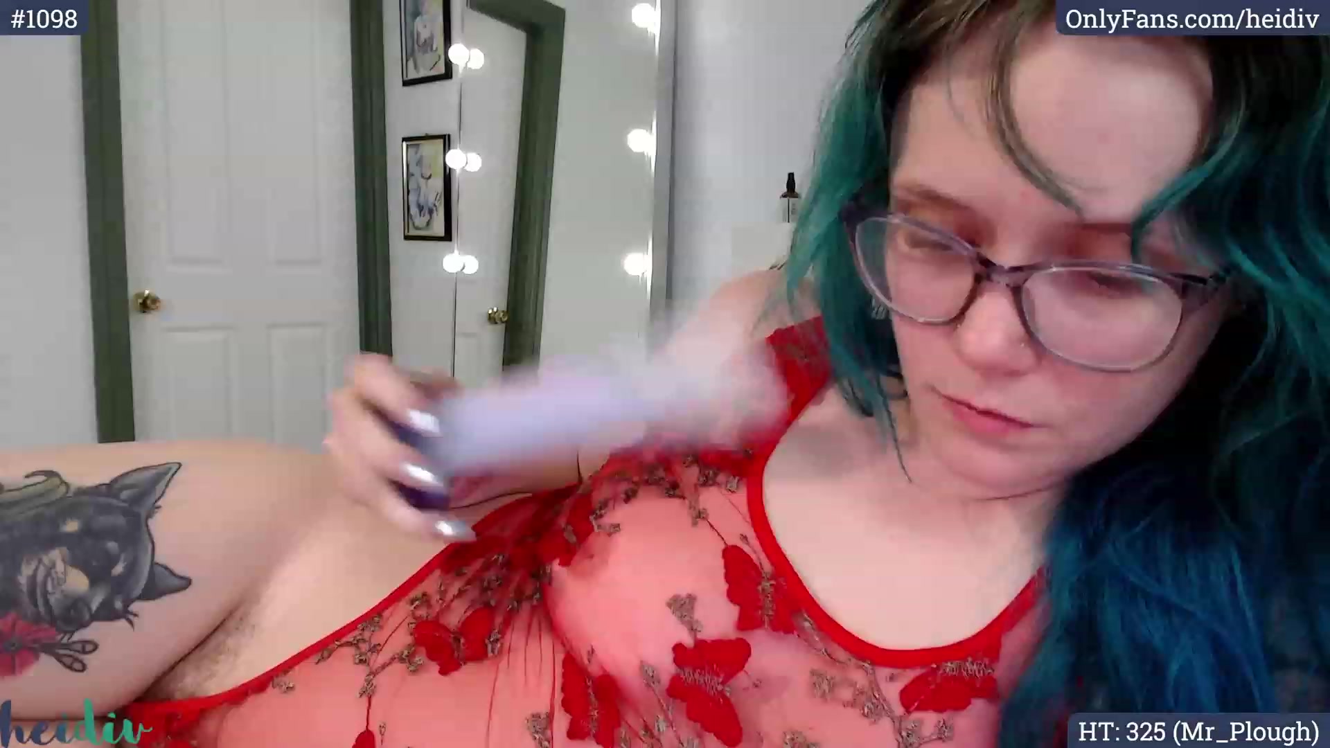 Gallery image thumbnail from Heidiv's myfreecams stream on, 11/04/2023, 10:38 image 15 of 20