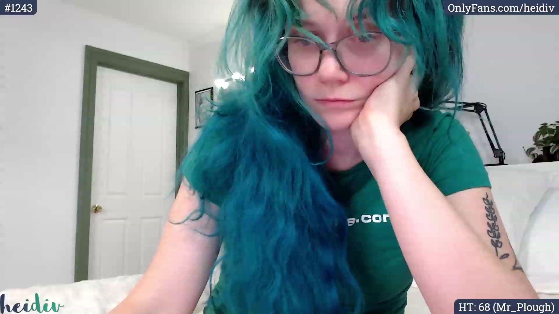 Gallery image thumbnail from Heidiv's myfreecams stream on, 11/04/2023, 10:38 image 4 of 20