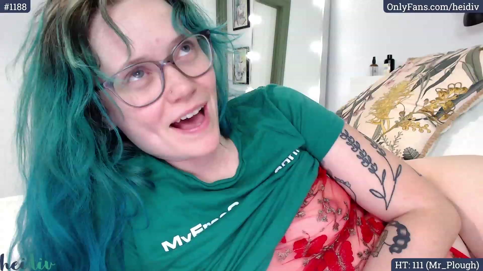 Gallery image thumbnail from Heidiv's myfreecams stream on, 11/04/2023, 10:38 image 10 of 20