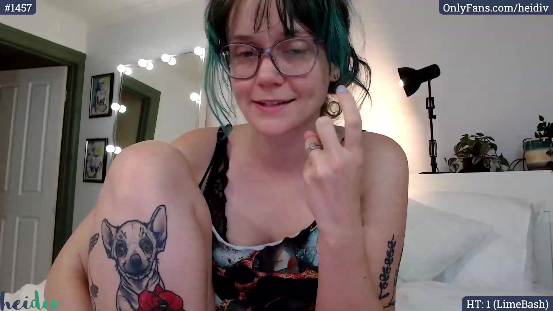 Gallery image thumbnail from Heidiv's myfreecams stream on, 11/18/2023, 09:01 image 11 of 20