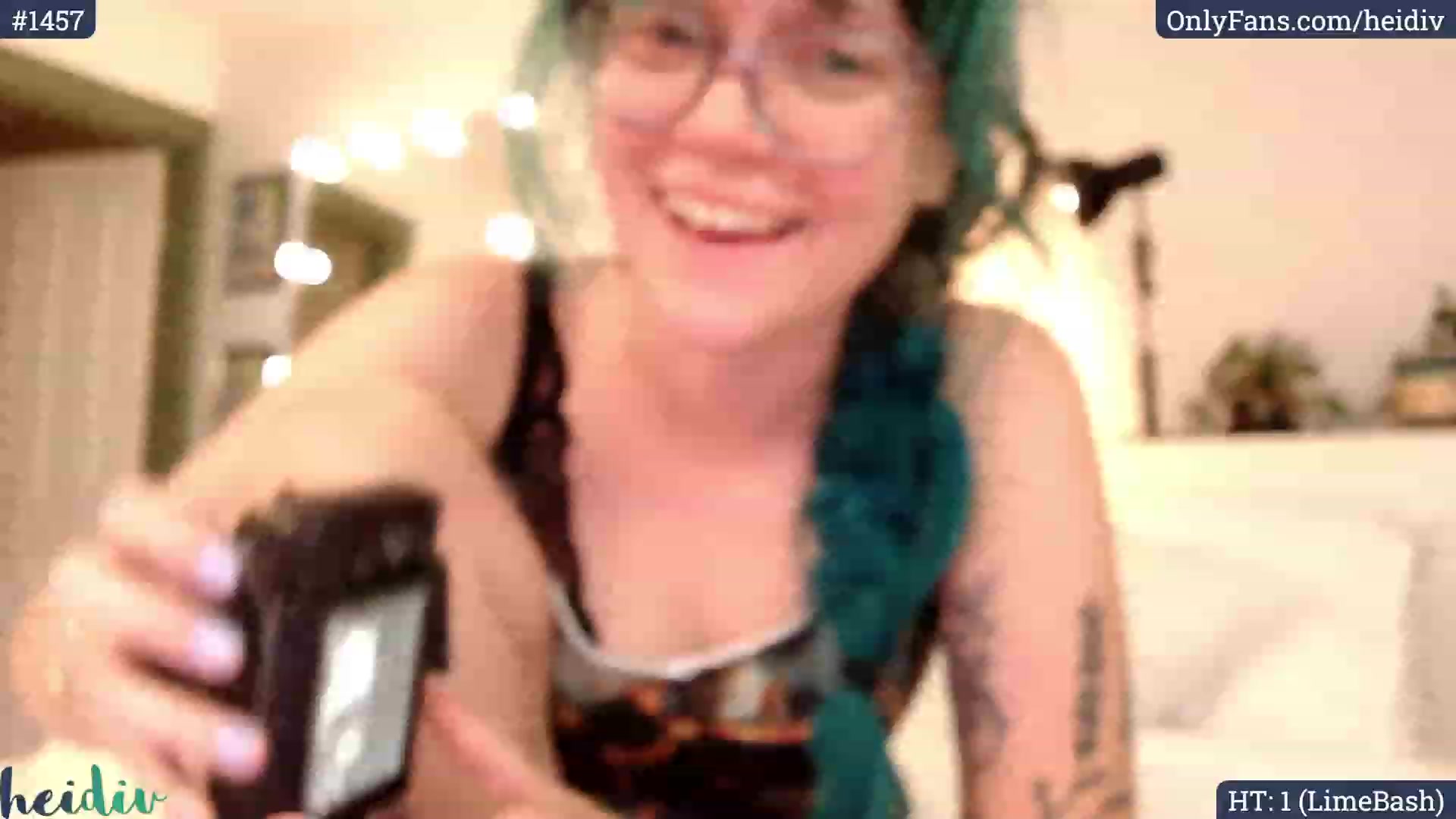 Gallery image thumbnail from Heidiv's myfreecams stream on, 11/18/2023, 09:01 image 10 of 20