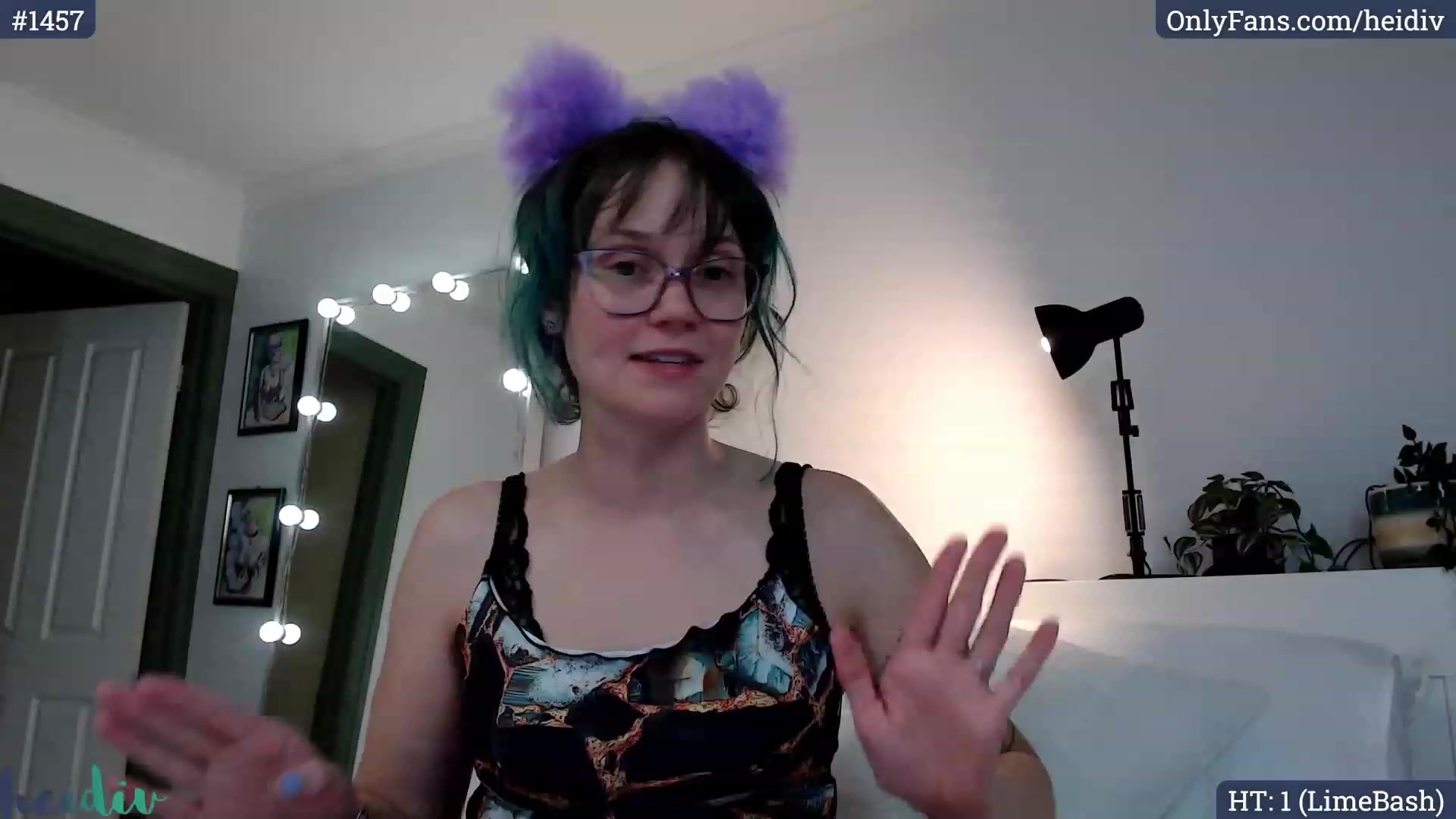 Gallery image thumbnail from Heidiv's myfreecams stream on, 11/18/2023, 09:01 image 14 of 20