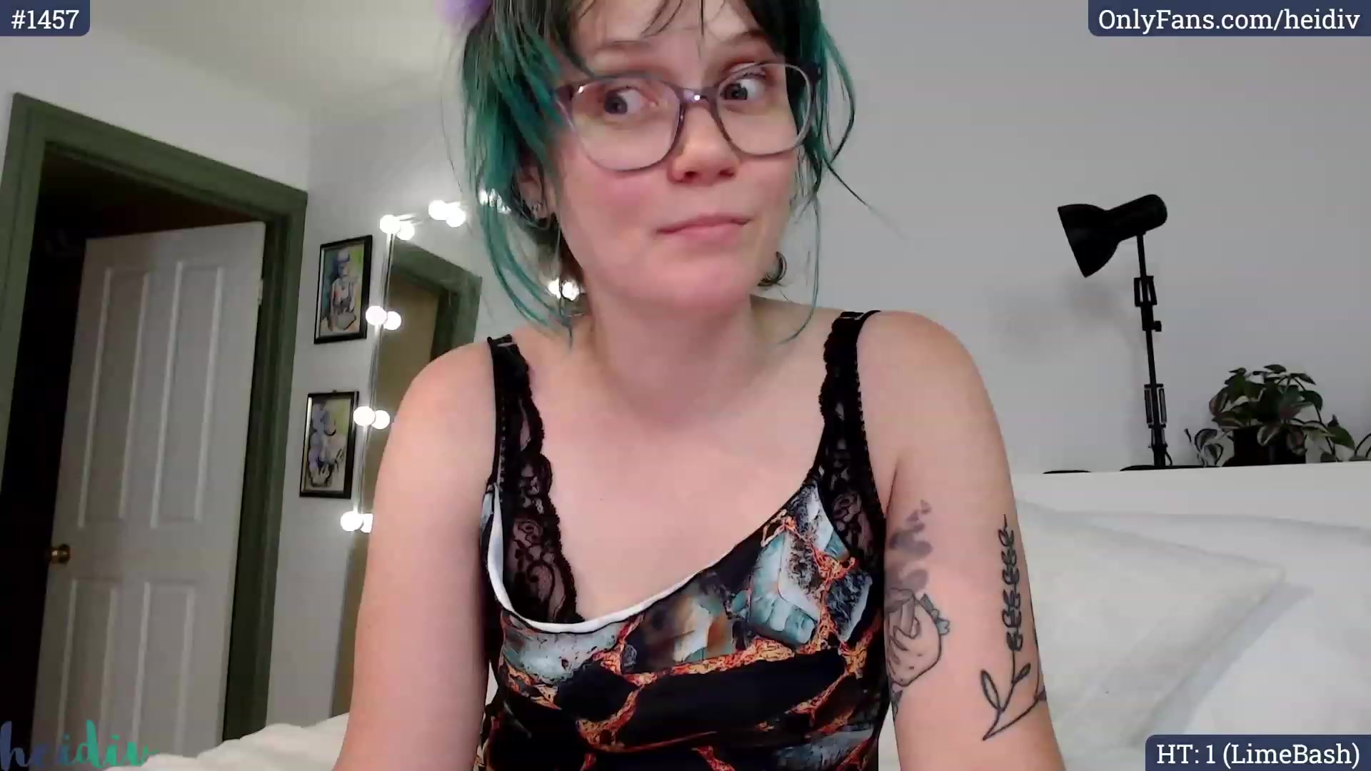 Gallery image thumbnail from Heidiv's myfreecams stream on, 11/18/2023, 09:01 image 7 of 20