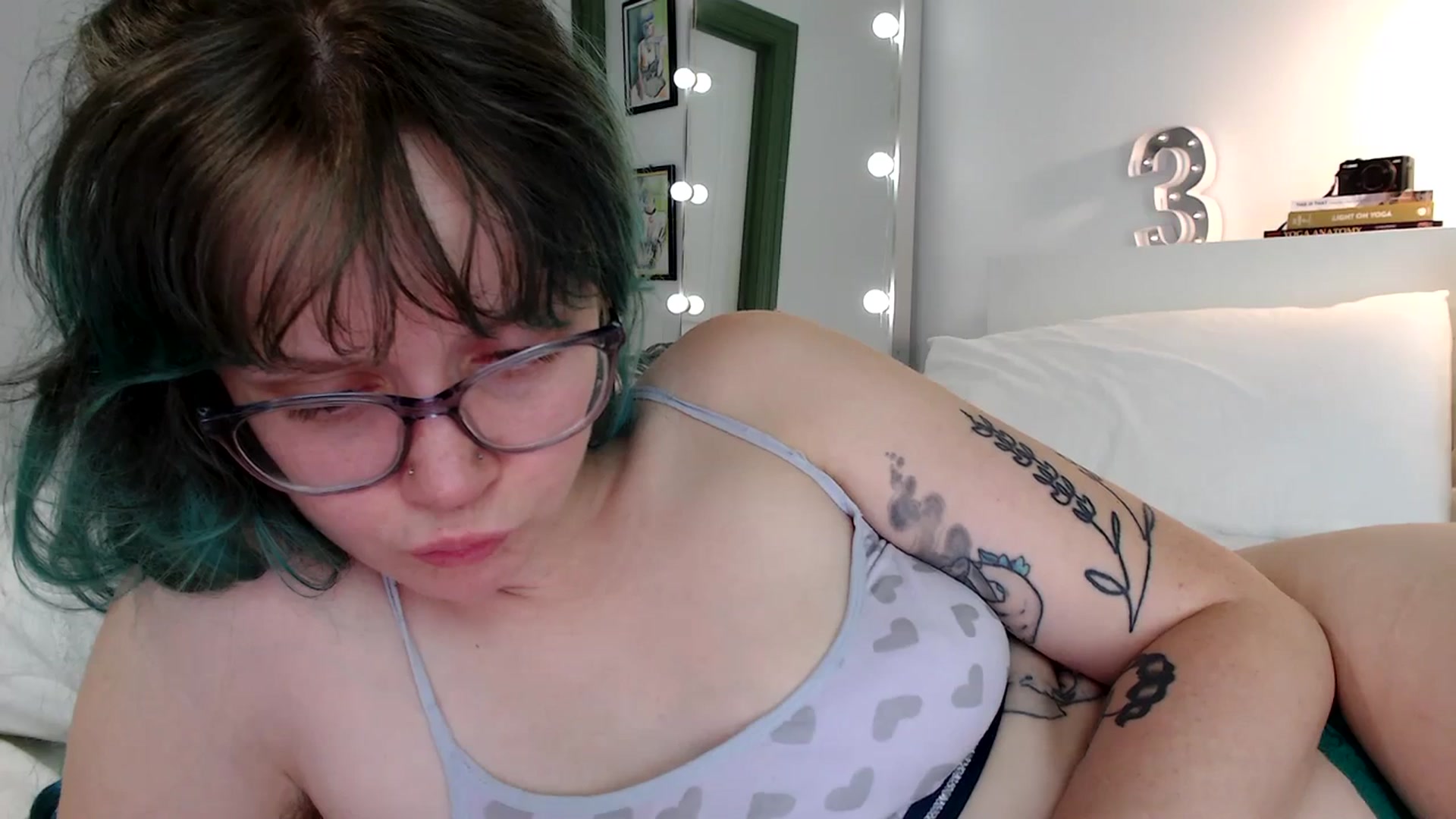Gallery image thumbnail from Heidiv's myfreecams stream on, 11/25/2023, 10:32 image 8 of 20