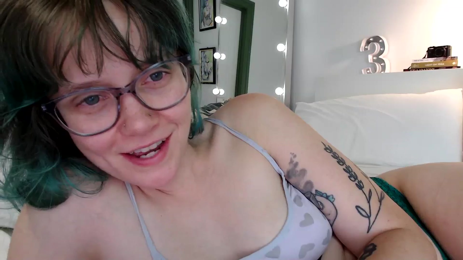 Gallery image thumbnail from Heidiv's myfreecams stream on, 11/25/2023, 10:32 image 10 of 20