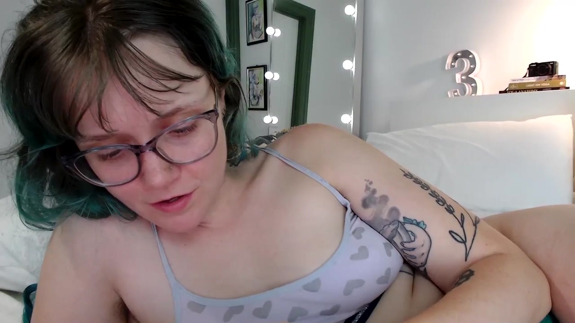 Gallery image thumbnail from Heidiv's myfreecams stream on, 11/25/2023, 10:32 image 7 of 20