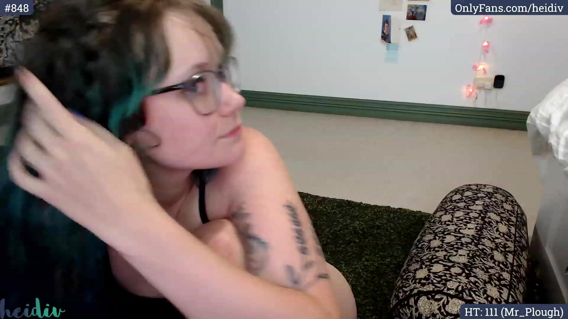 Gallery image thumbnail from Heidiv's myfreecams stream on, 12/08/2023, 09:53 image 9 of 20