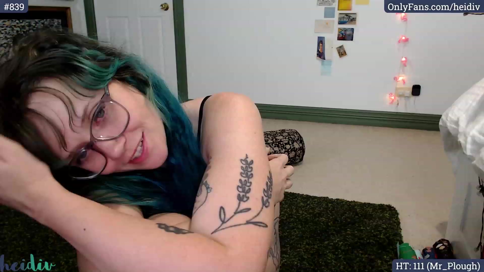 Gallery image thumbnail from Heidiv's myfreecams stream on, 12/08/2023, 09:53 image 20 of 20