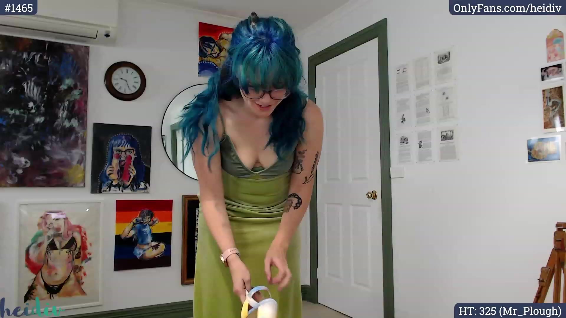 Gallery image thumbnail from Heidiv's myfreecams stream on, 12/15/2023, 10:46 image 15 of 20