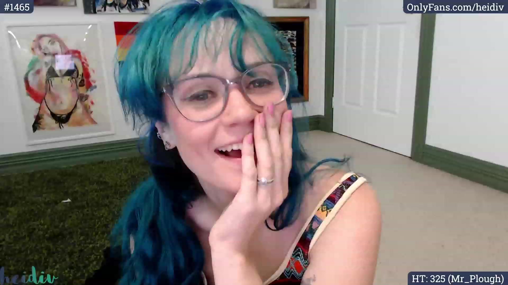 Gallery image thumbnail from Heidiv's myfreecams stream on, 12/15/2023, 10:46 image 16 of 20