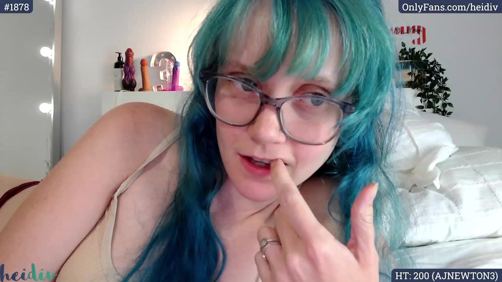 Gallery image thumbnail from Heidiv's myfreecams stream on, 01/08/2024, 09:00 image 20 of 20
