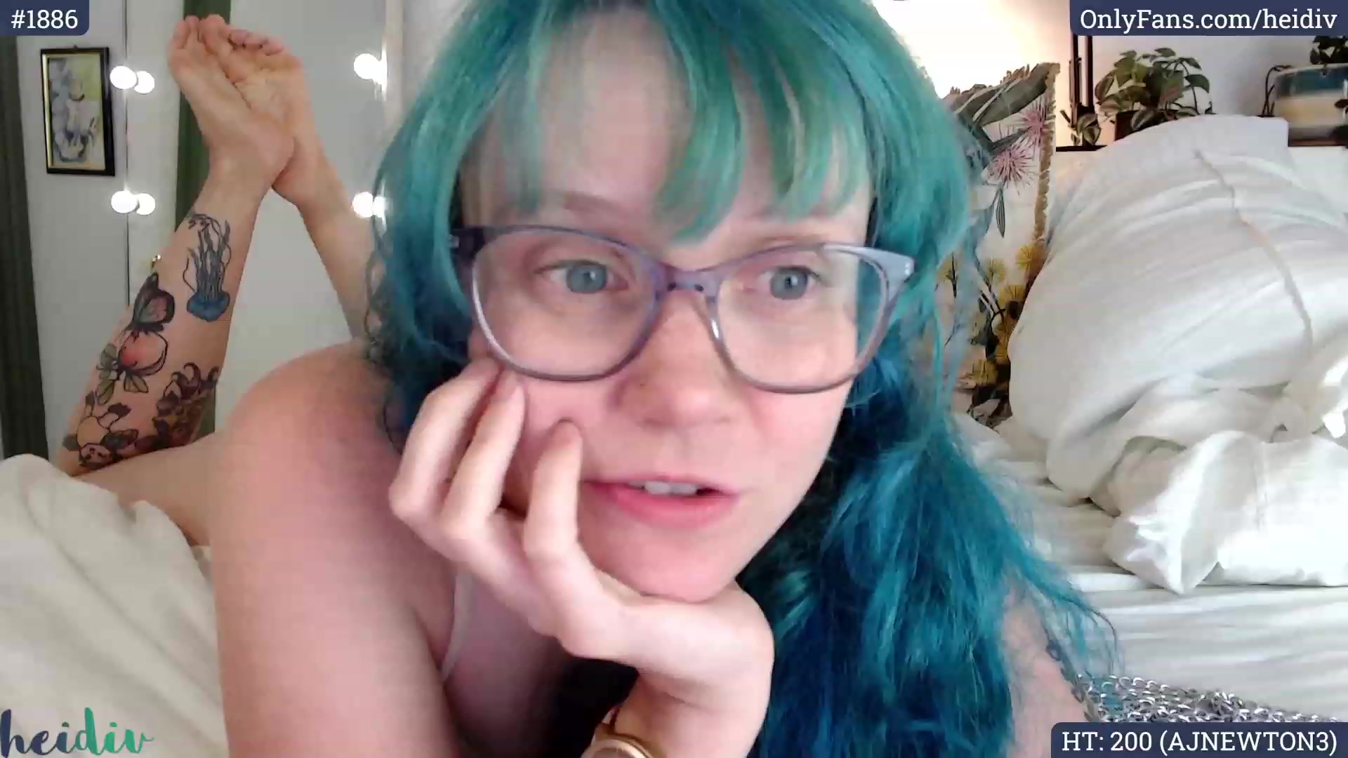 Gallery image thumbnail from Heidiv's myfreecams stream on, 01/08/2024, 09:00 image 15 of 20