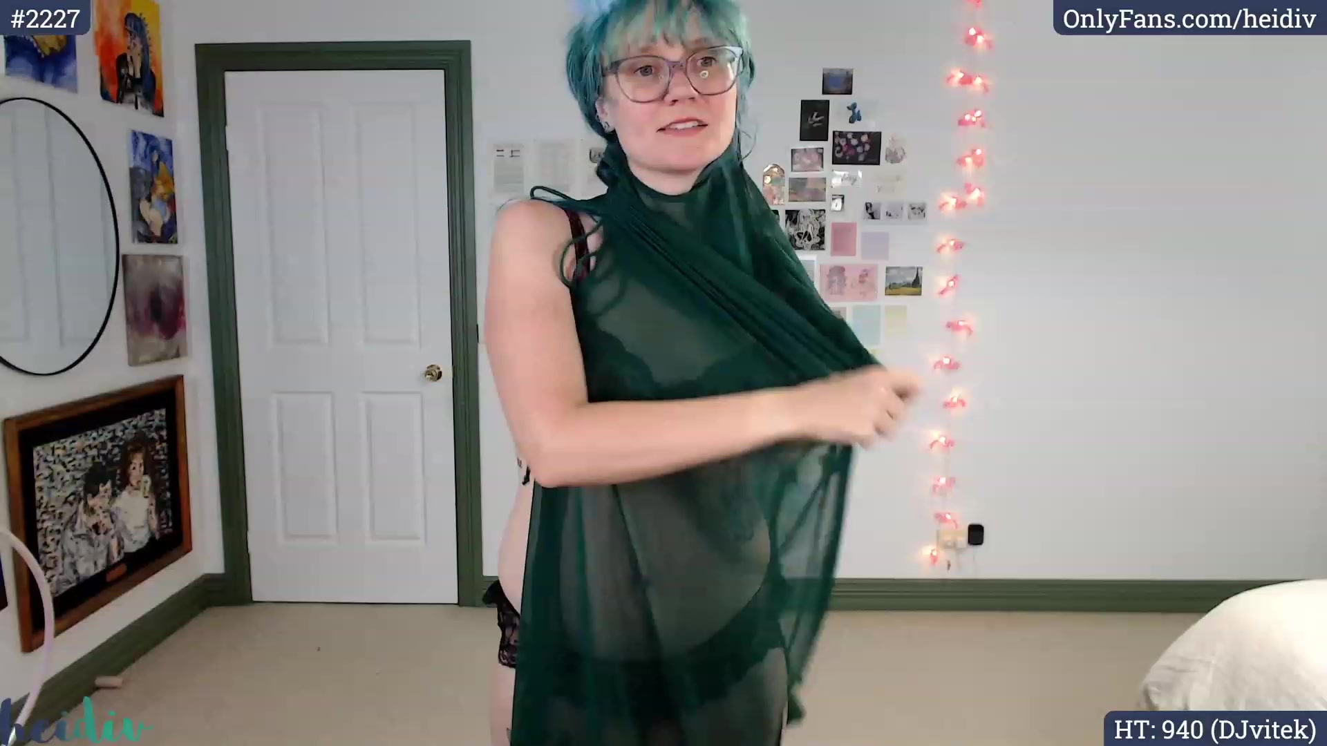Gallery image thumbnail from Heidiv's myfreecams stream on, 01/12/2024, 09:54 image 3 of 20