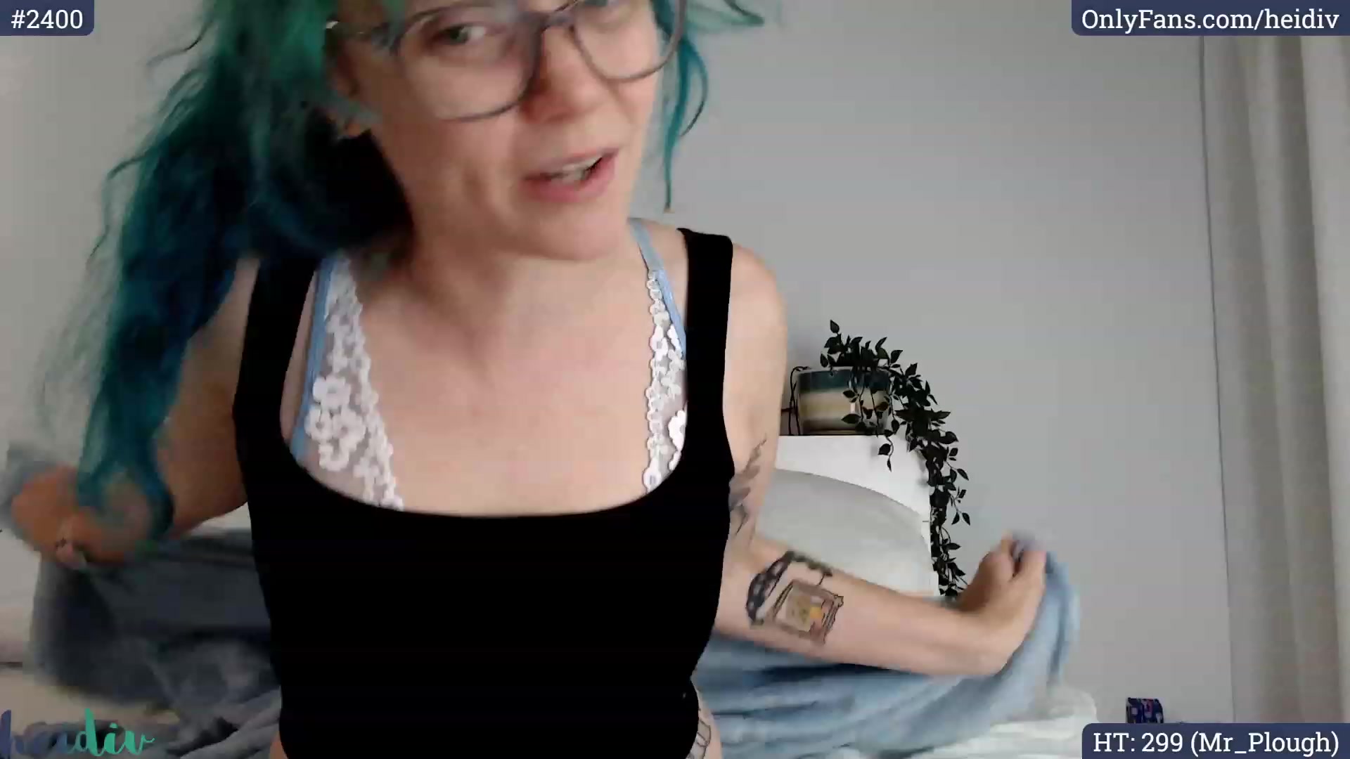 Gallery image thumbnail from Heidiv's myfreecams stream on, 02/10/2024, 09:28 image 10 of 20