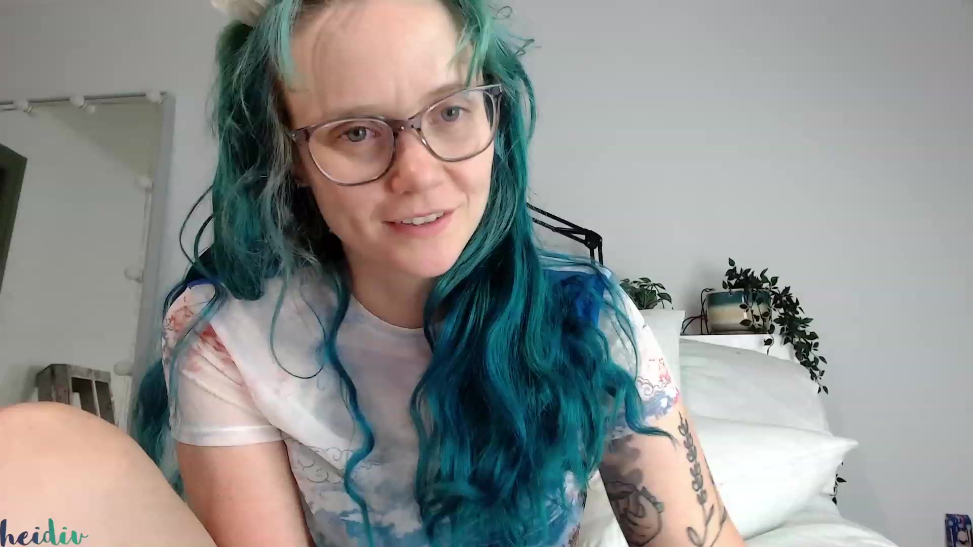 Gallery image thumbnail from Heidiv's myfreecams stream on, 02/17/2024, 09:26 image 1 of 20