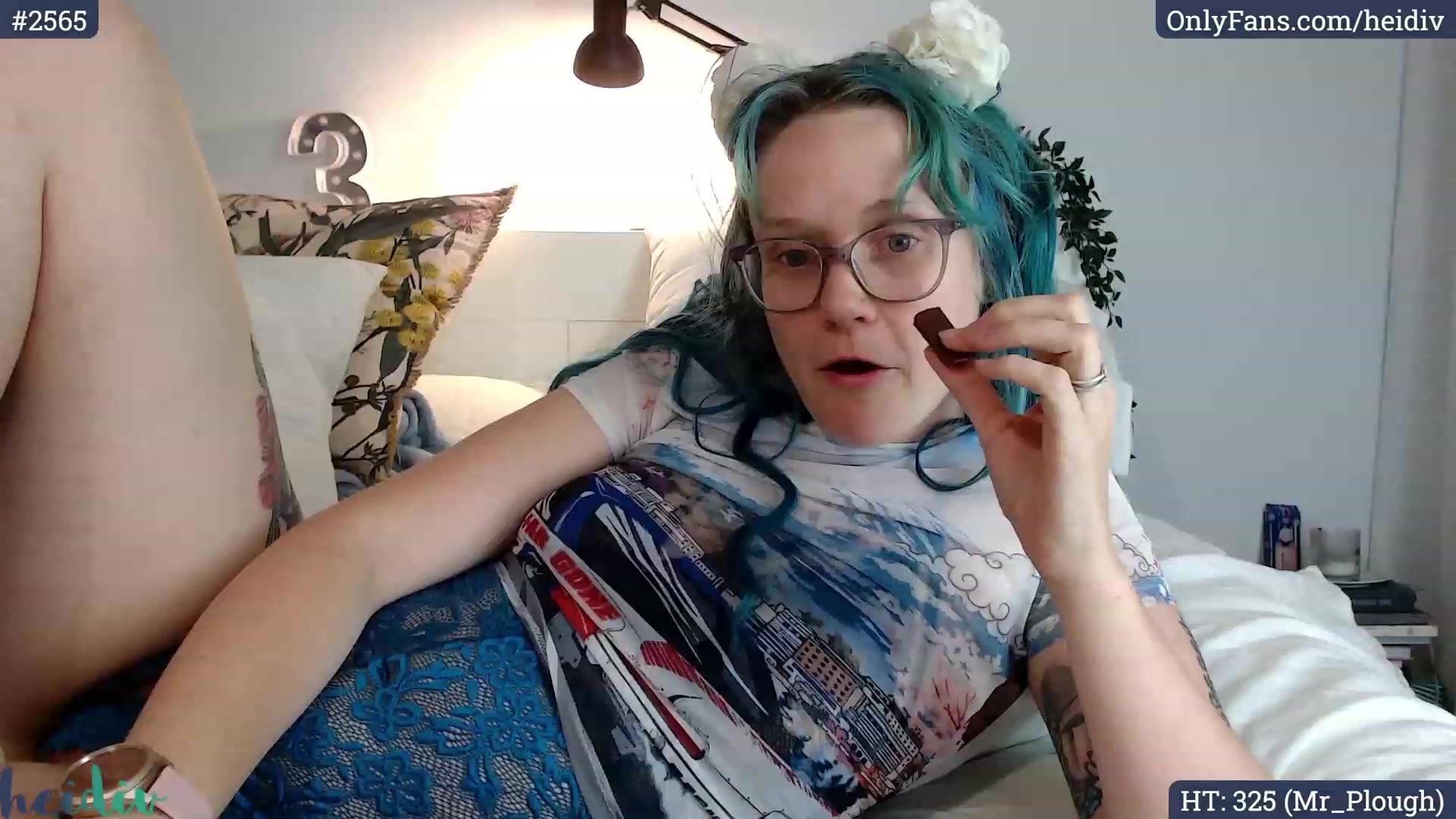 Gallery image thumbnail from Heidiv's myfreecams stream on, 02/17/2024, 09:26 image 10 of 20