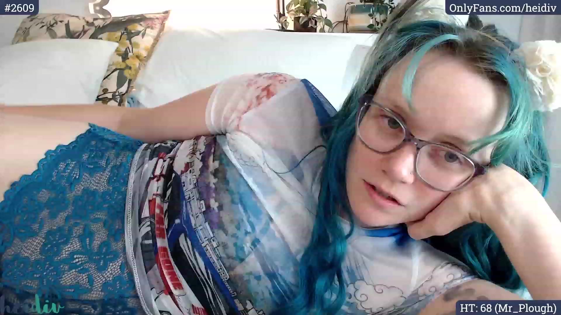 Gallery image thumbnail from Heidiv's myfreecams stream on, 02/17/2024, 09:26 image 8 of 20