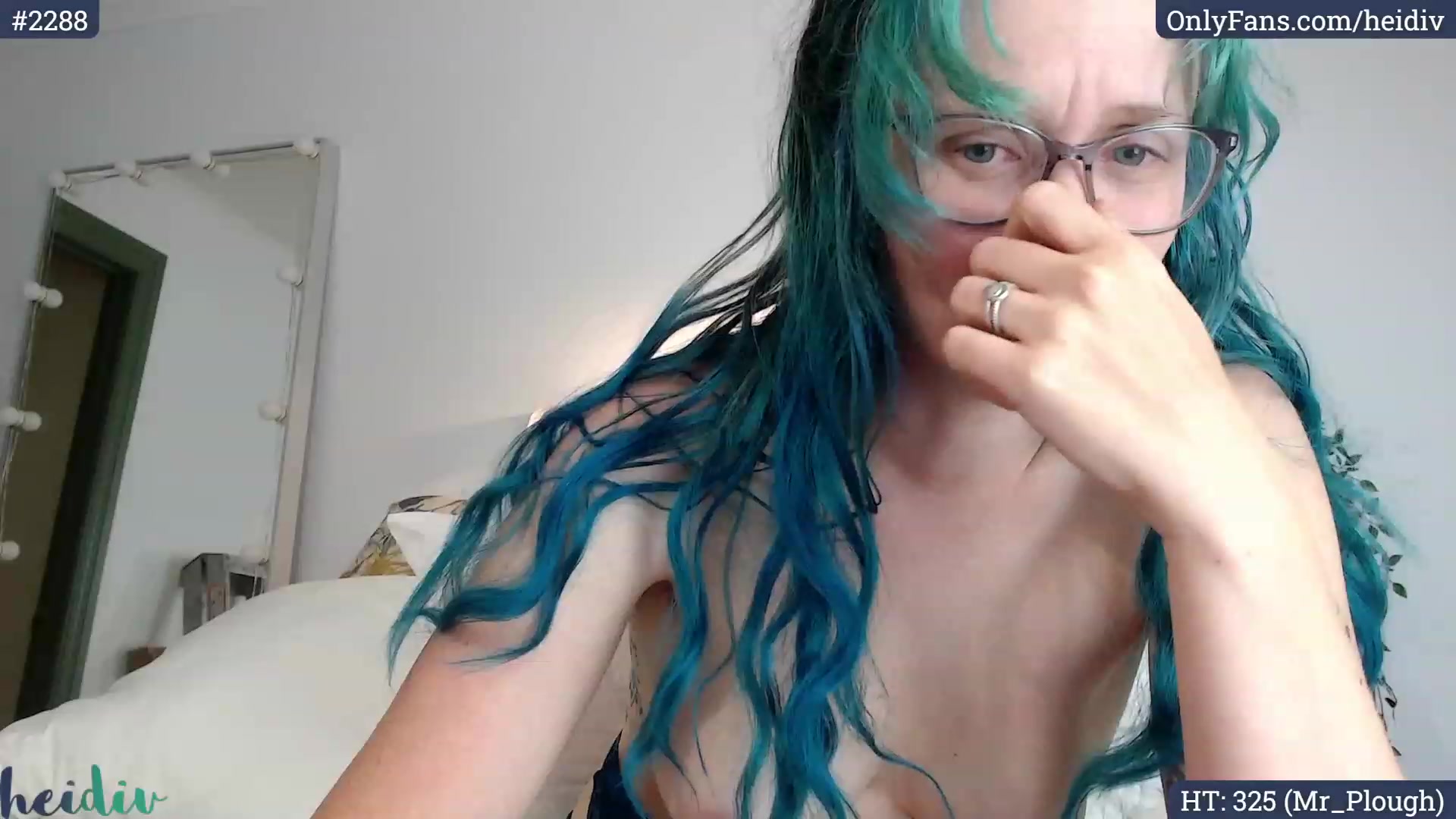 Gallery image thumbnail from Heidiv's myfreecams stream on, 02/17/2024, 10:42 image 19 of 20