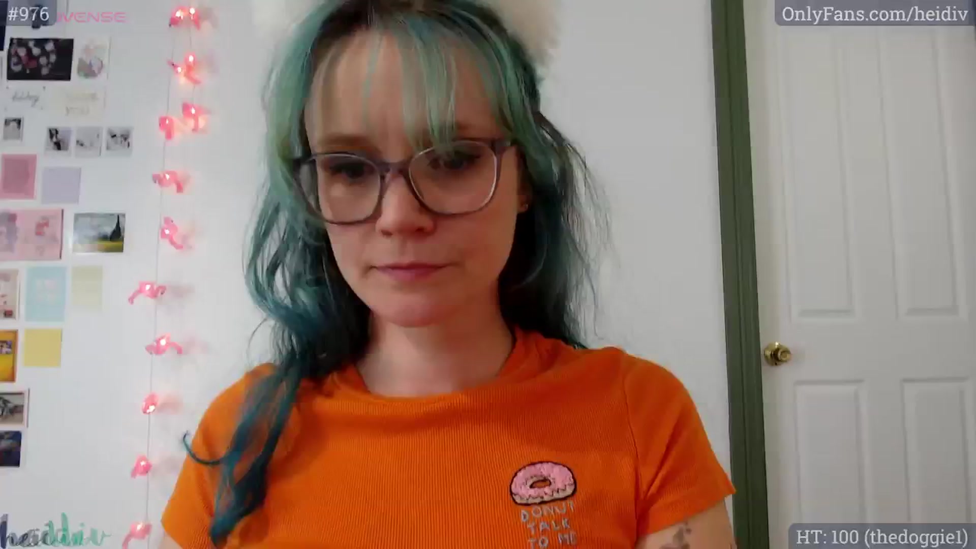 Gallery image thumbnail from Heidiv's myfreecams stream on, 03/03/2024, 05:14 image 9 of 20