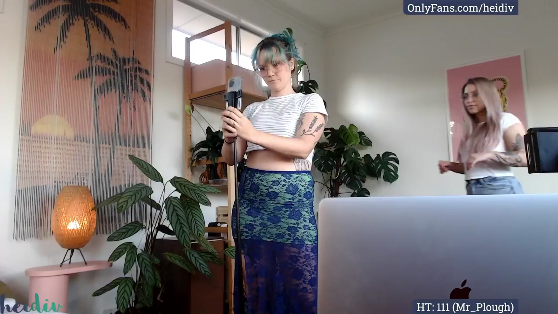 Gallery image thumbnail from Heidiv's myfreecams stream on, 03/29/2024, 07:10 image 1 of 20