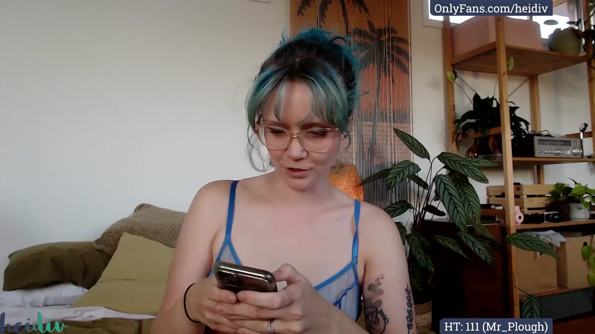 Gallery image thumbnail from Heidiv's myfreecams stream on, 03/29/2024, 07:10 image 20 of 20
