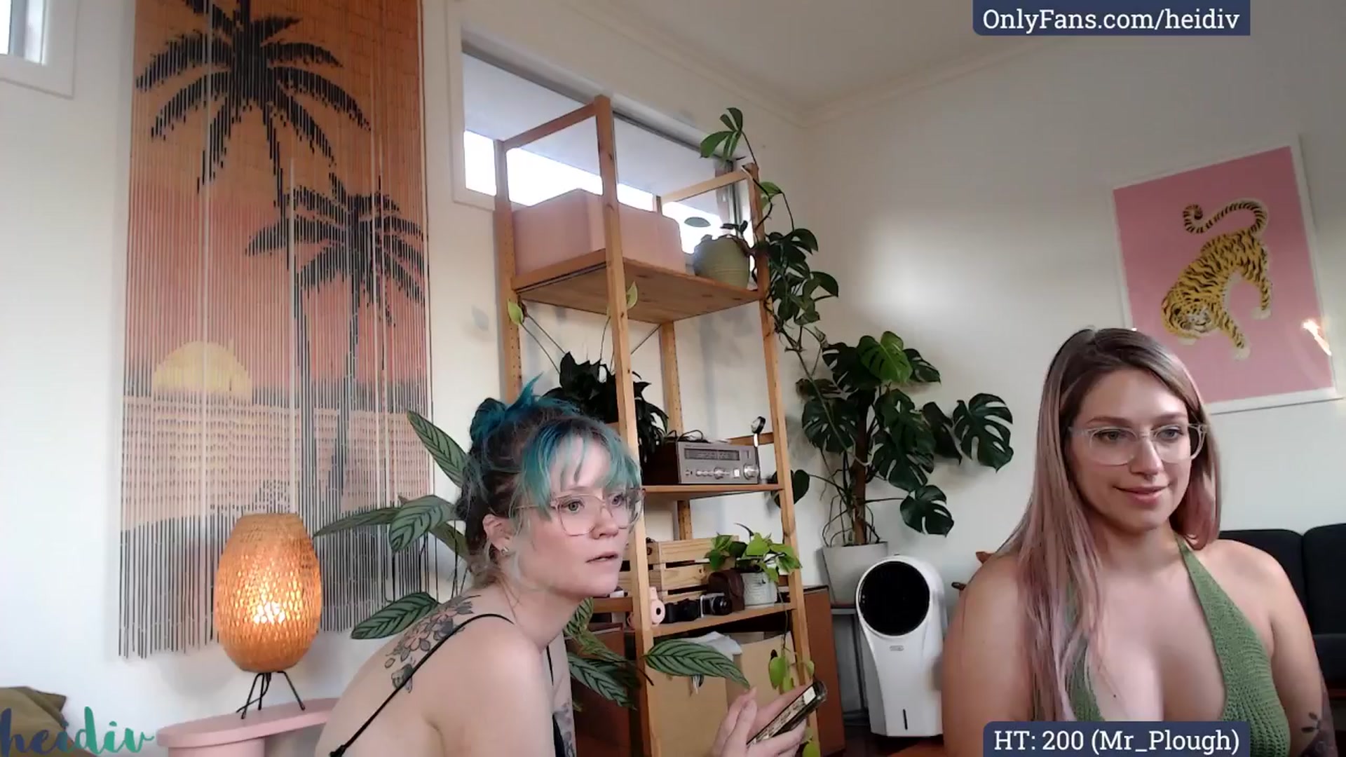 Gallery image thumbnail from Heidiv's myfreecams stream on, 03/29/2024, 07:47 image 17 of 20