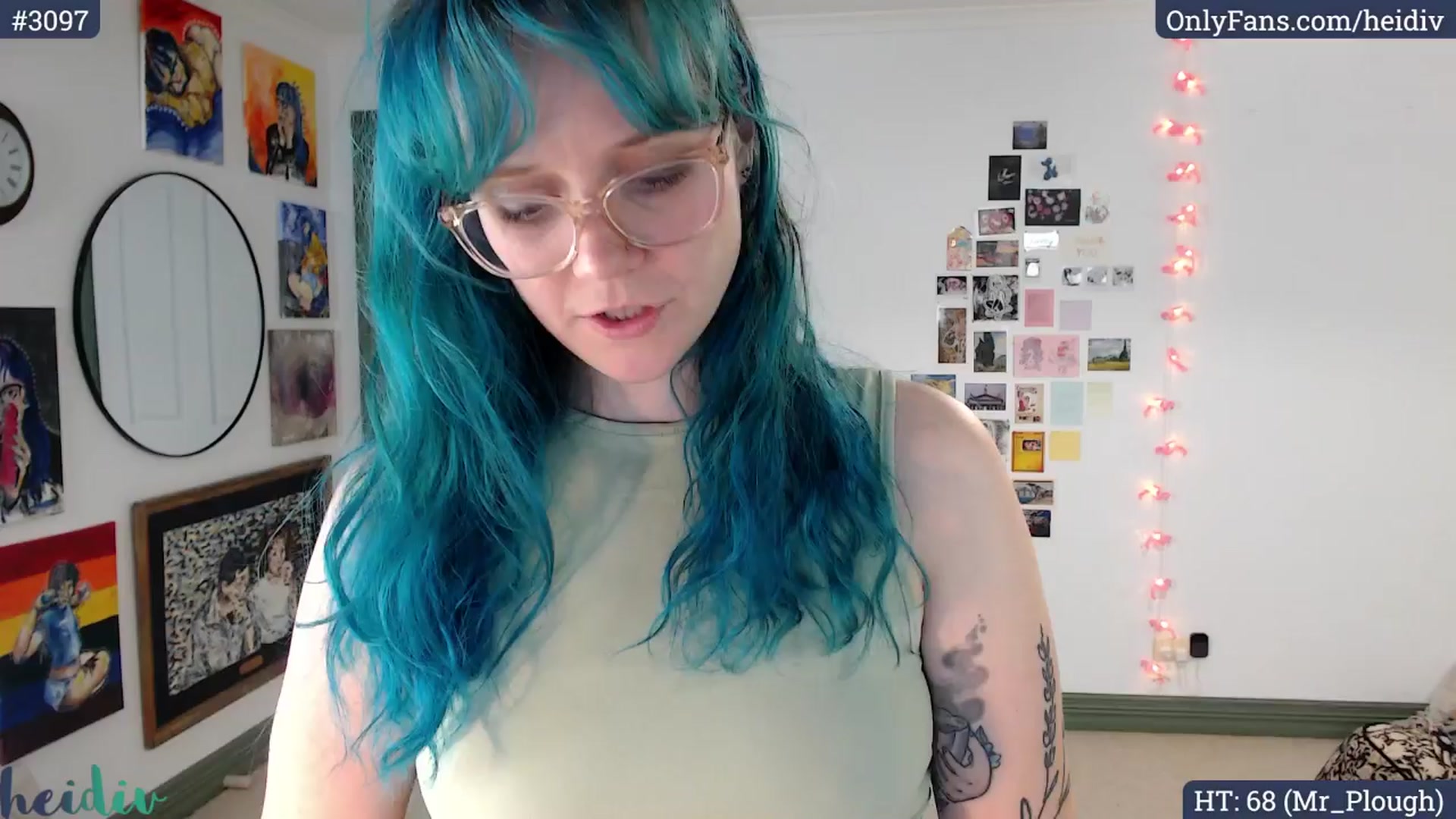 Gallery image thumbnail from Heidiv's myfreecams stream on, 04/05/2024, 10:04 image 8 of 20