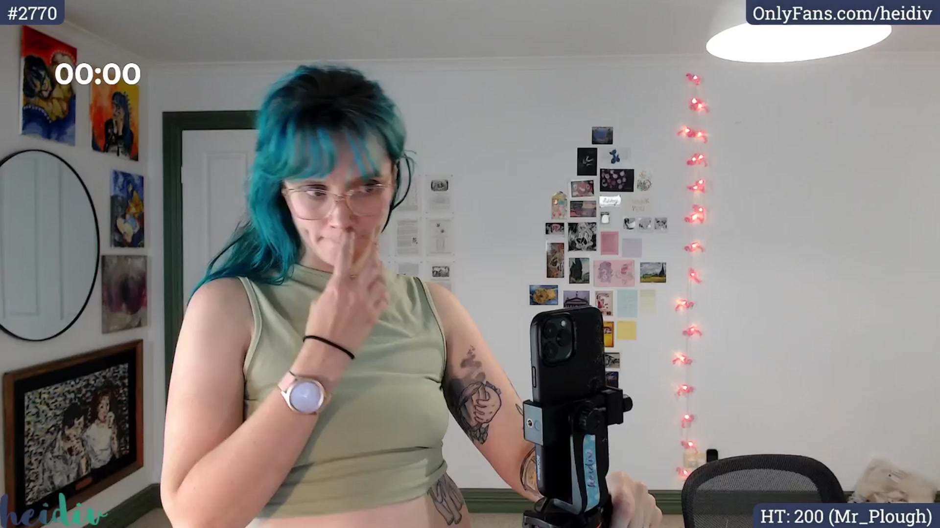 Gallery image thumbnail from Heidiv's myfreecams stream on, 04/05/2024, 10:04 image 15 of 20