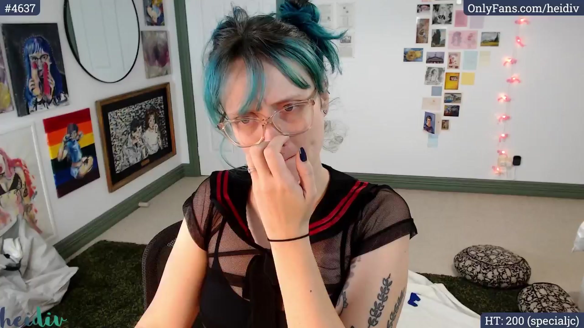 Gallery image thumbnail from Heidiv's myfreecams stream on, 04/13/2024, 09:58 image 17 of 20