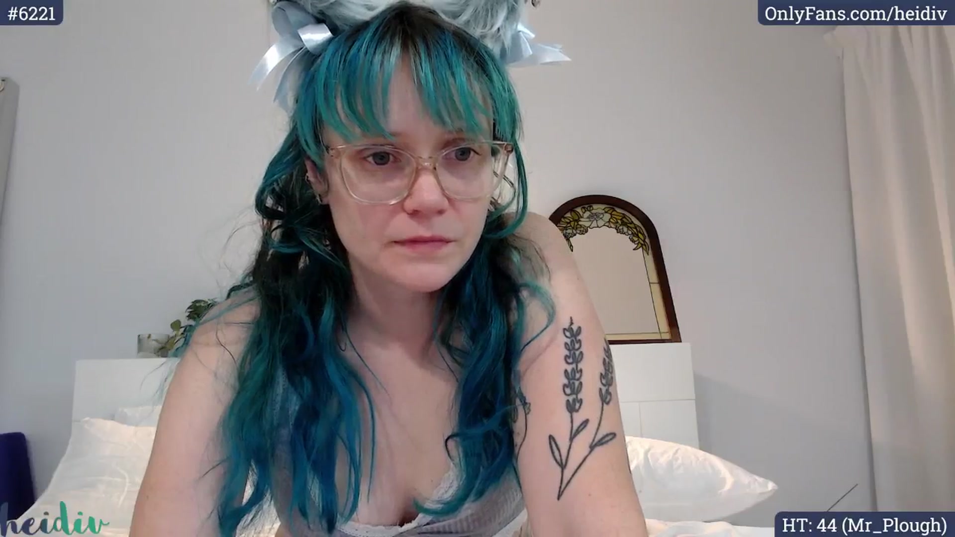 Gallery image thumbnail from Heidiv's myfreecams stream on, 04/27/2024, 09:45 image 4 of 20