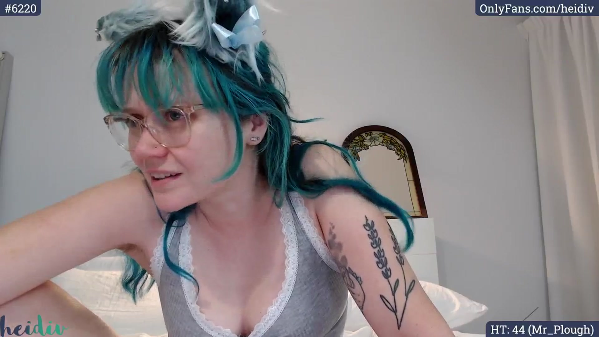 Gallery image thumbnail from Heidiv's myfreecams stream on, 04/27/2024, 09:45 image 5 of 20