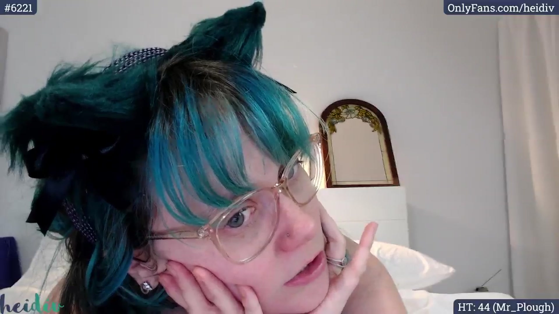 Gallery image thumbnail from Heidiv's myfreecams stream on, 04/27/2024, 09:45 image 3 of 20