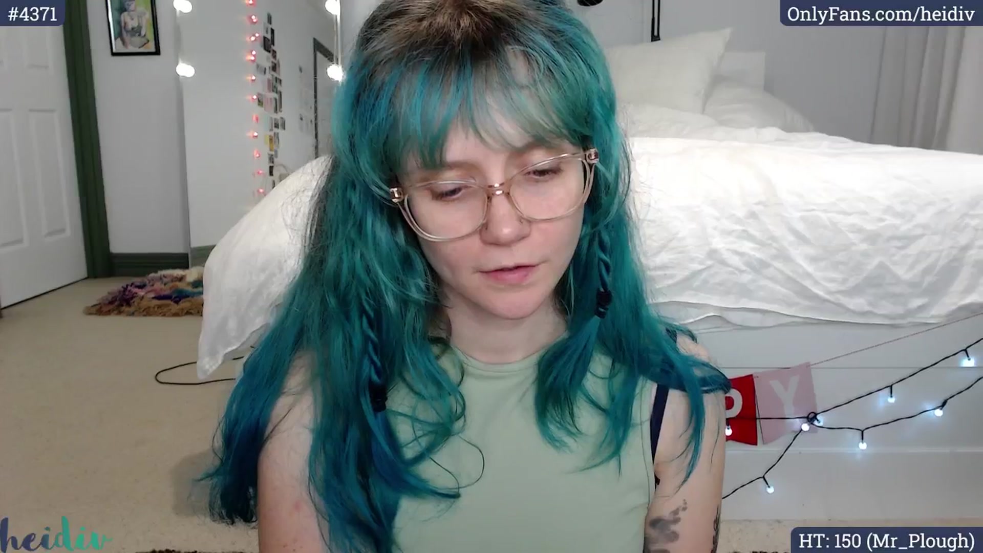 Gallery image thumbnail from Heidiv's myfreecams stream on, 05/10/2024, 12:10 image 8 of 20