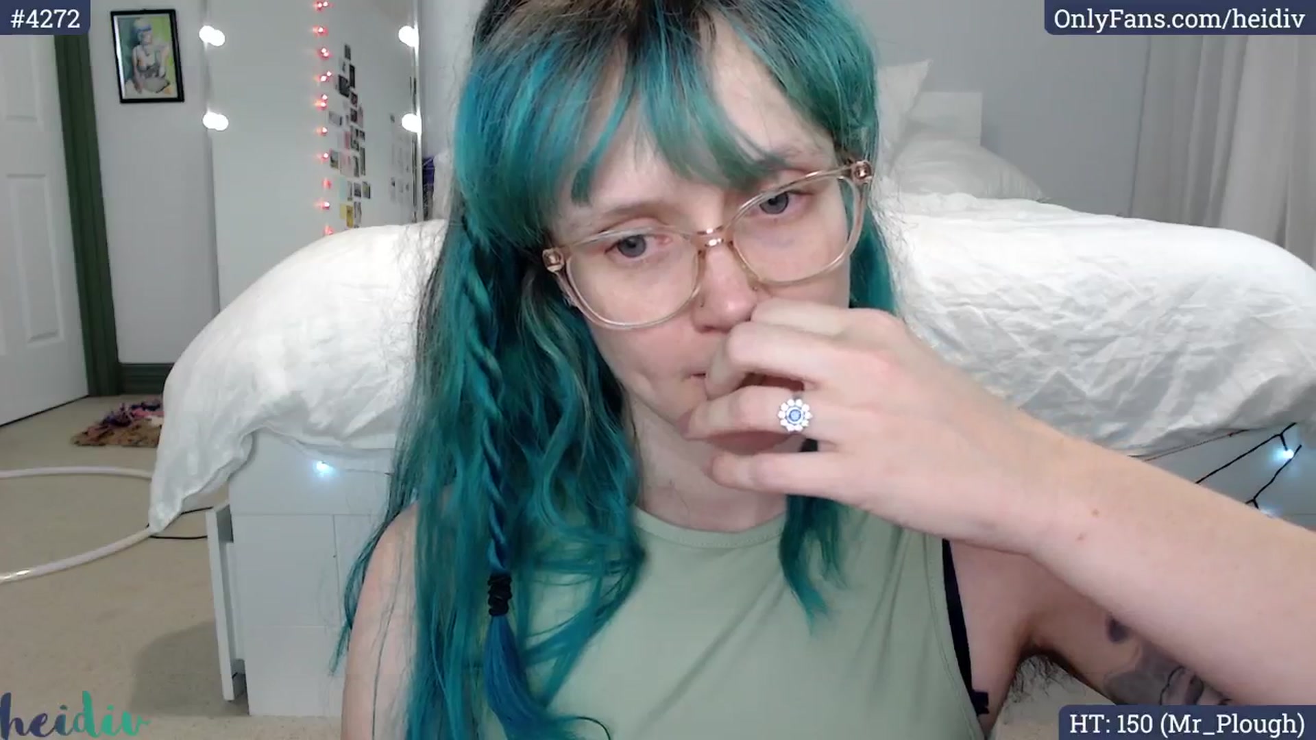 Gallery image thumbnail from Heidiv's myfreecams stream on, 05/10/2024, 12:10 image 9 of 20