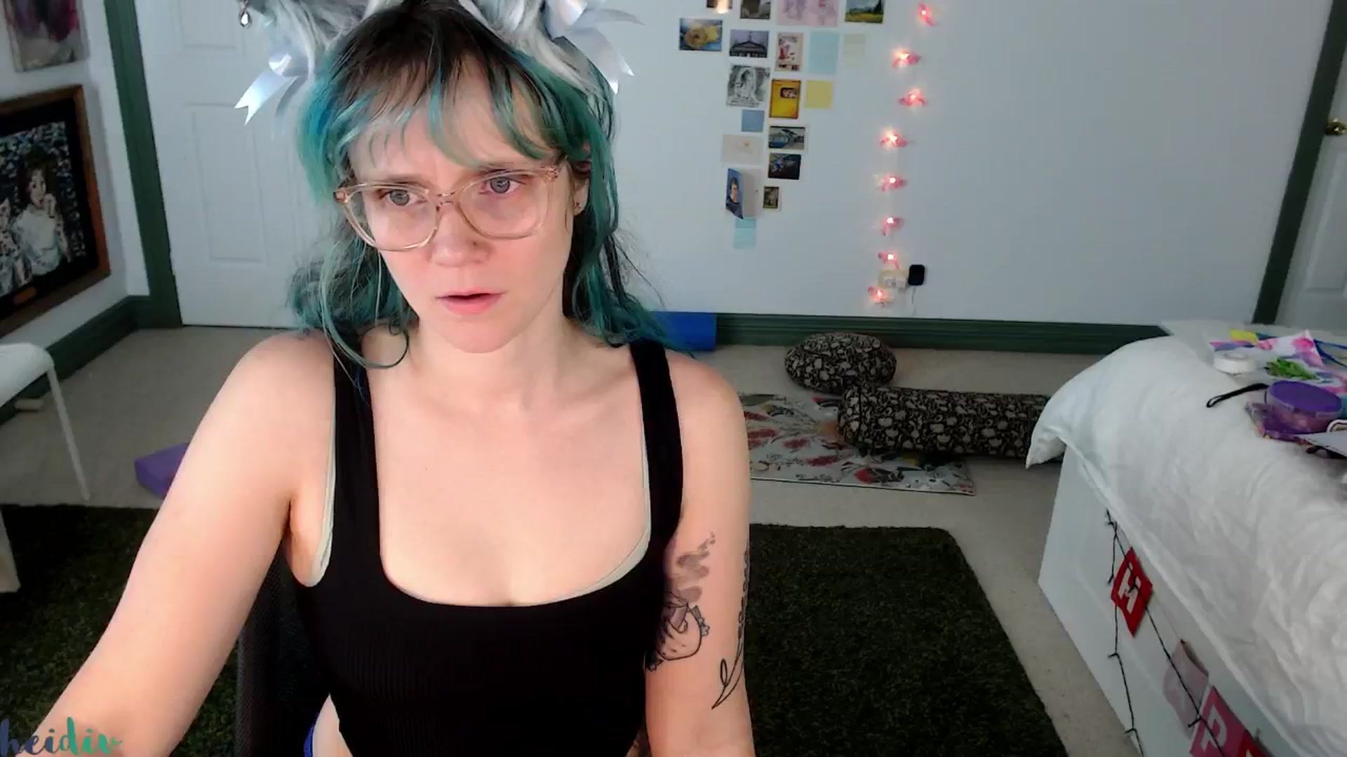 Gallery image thumbnail from Heidiv's myfreecams stream on, 05/17/2024, 08:50 image 9 of 20