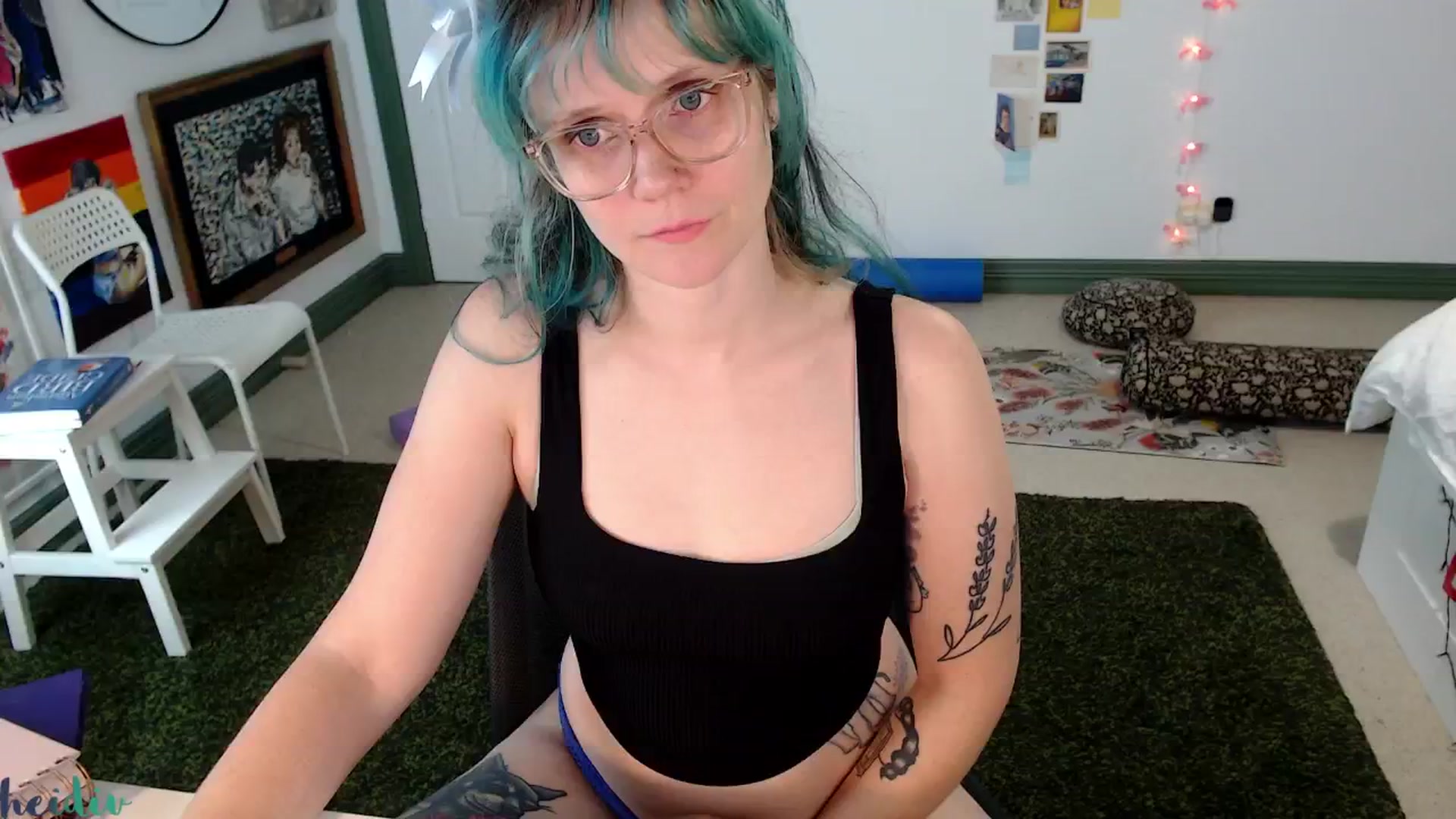 Gallery image thumbnail from Heidiv's myfreecams stream on, 05/17/2024, 08:50 image 13 of 20