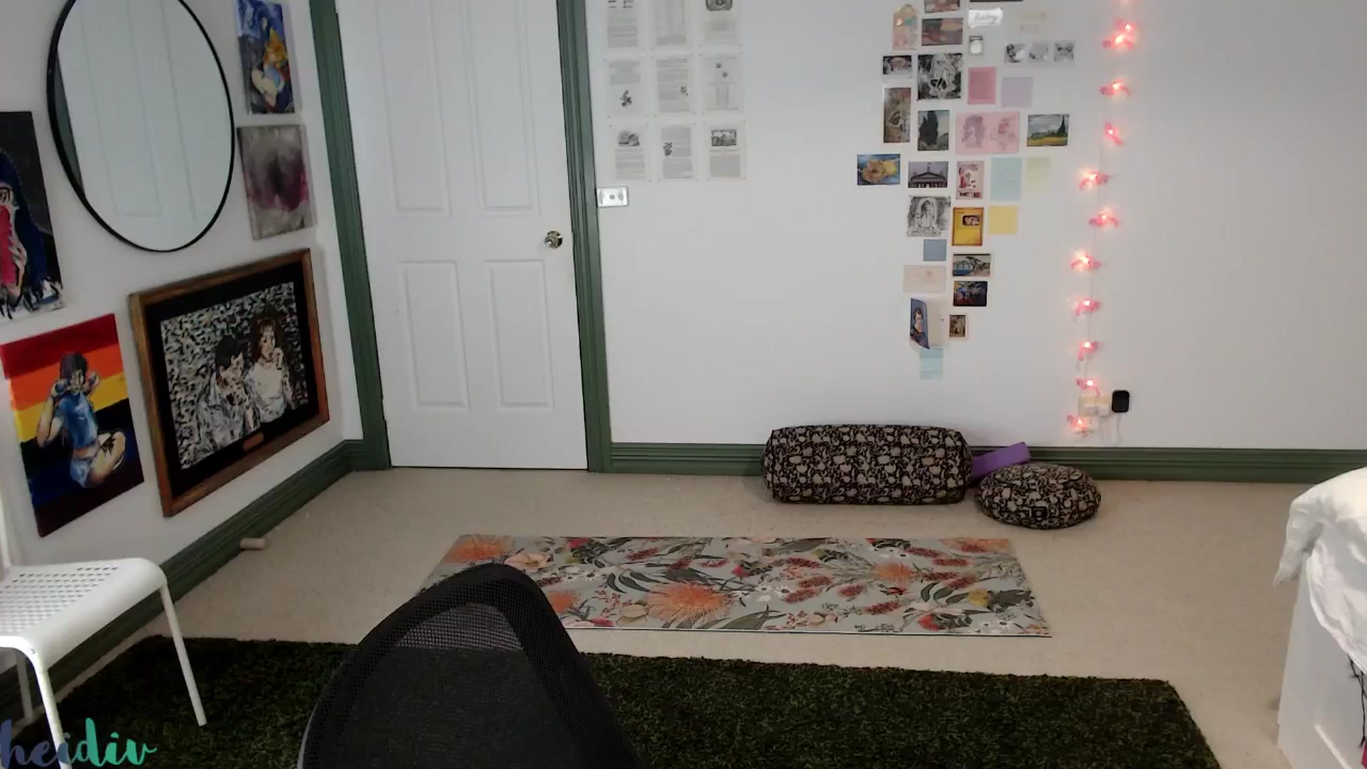 Gallery image thumbnail from Heidiv's myfreecams stream on, 06/03/2024, 12:17 image 1 of 20