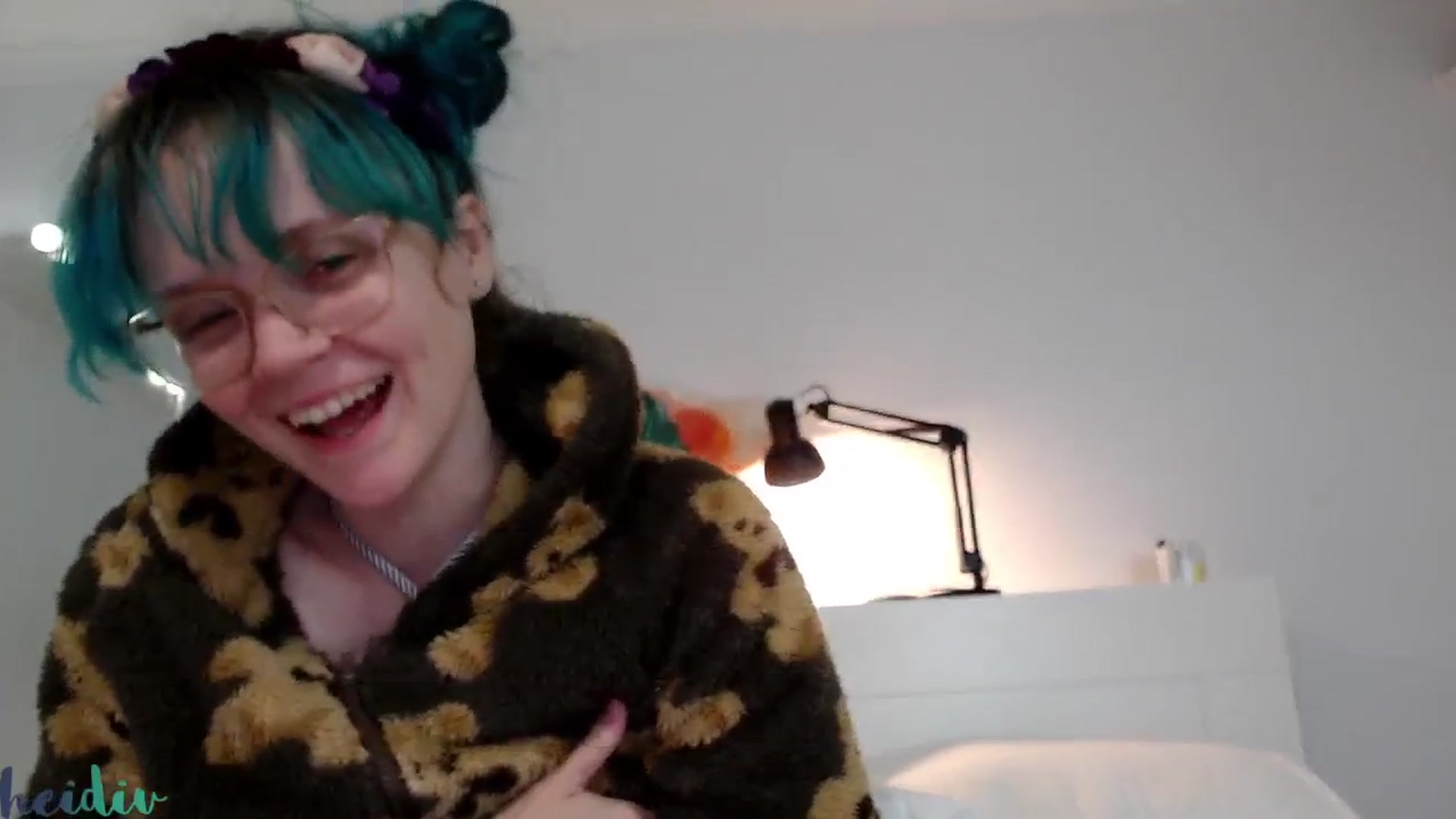 Gallery image thumbnail from Heidiv's myfreecams stream on, 06/08/2024, 11:26 image 15 of 20