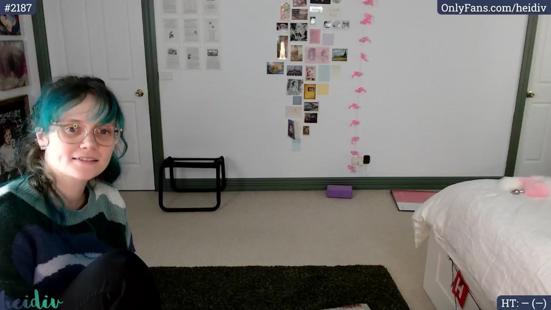 Gallery image thumbnail from Heidiv's myfreecams stream on, 06/10/2024, 10:44 image 1 of 20