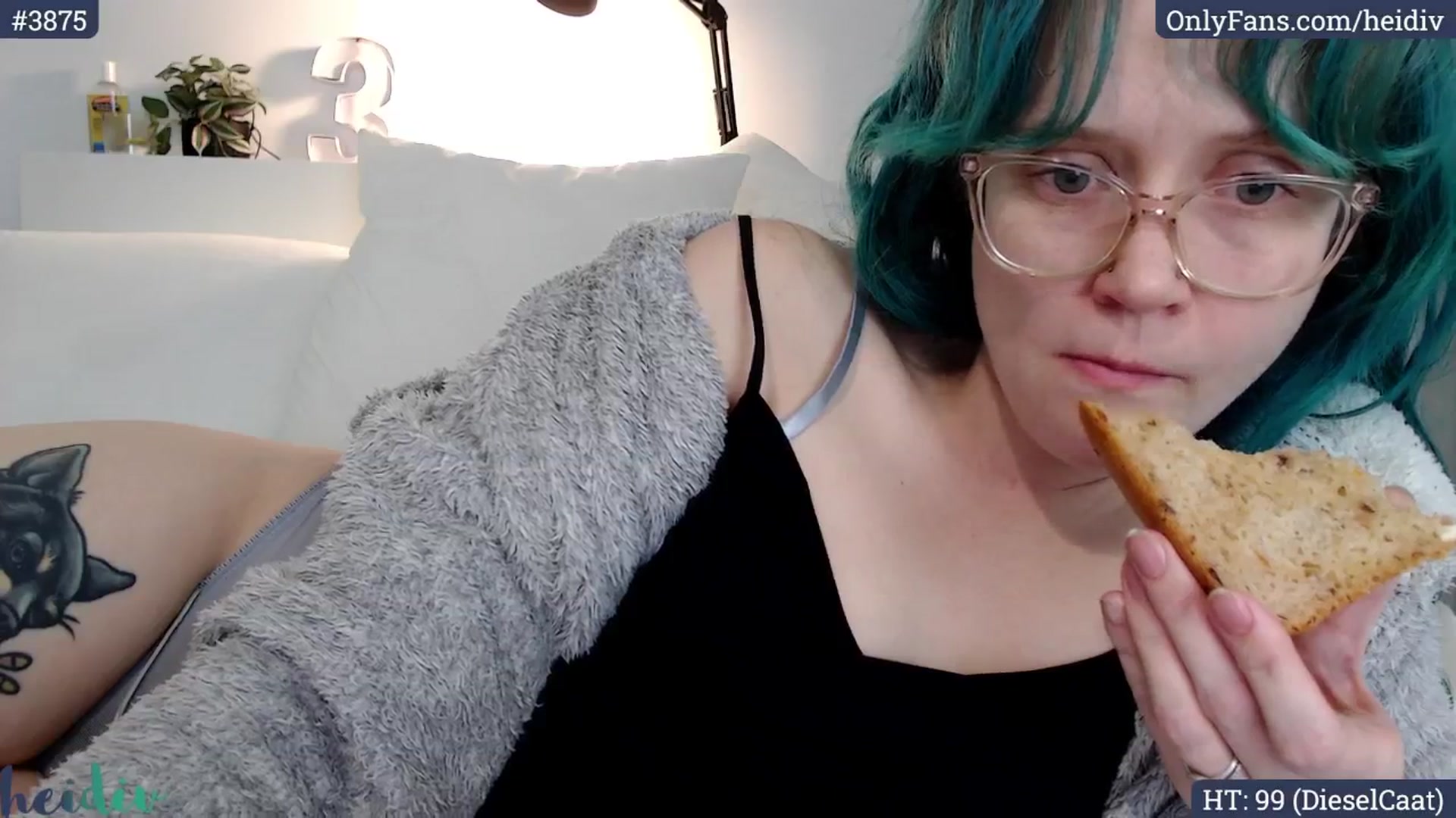 Gallery image thumbnail from Heidiv's myfreecams stream on, 07/06/2024, 10:05 image 17 of 20