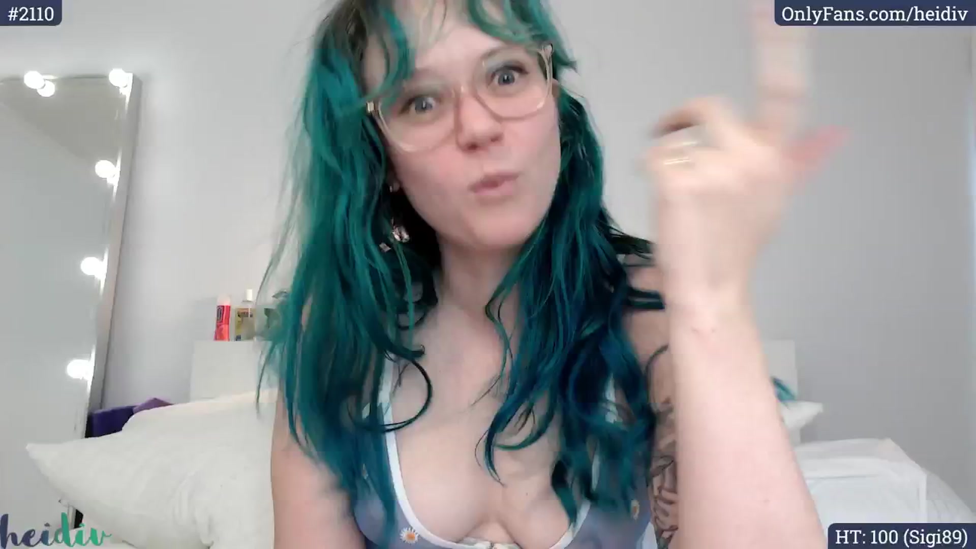 Gallery image thumbnail from Heidiv's myfreecams stream on, 07/08/2024, 04:04 image 2 of 20
