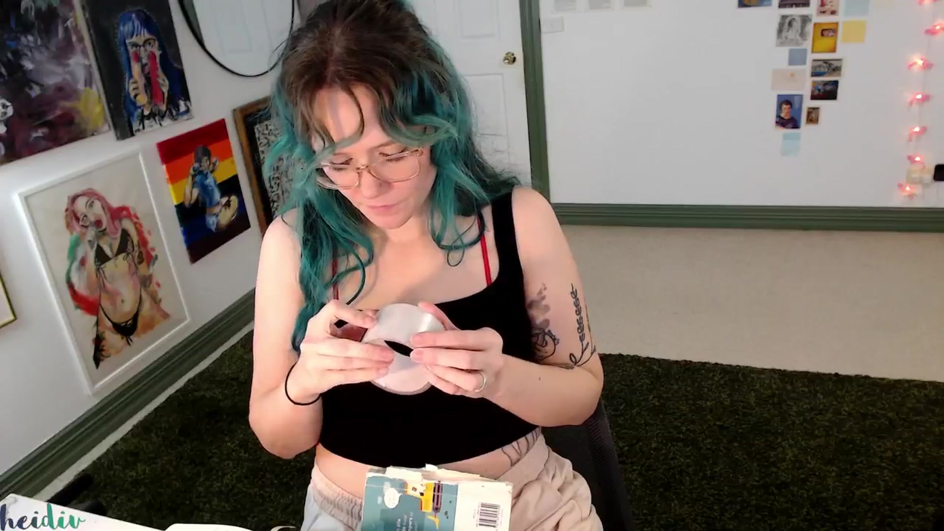 Gallery image thumbnail from Heidiv's myfreecams stream on, 07/15/2024, 02:47 image 3 of 20