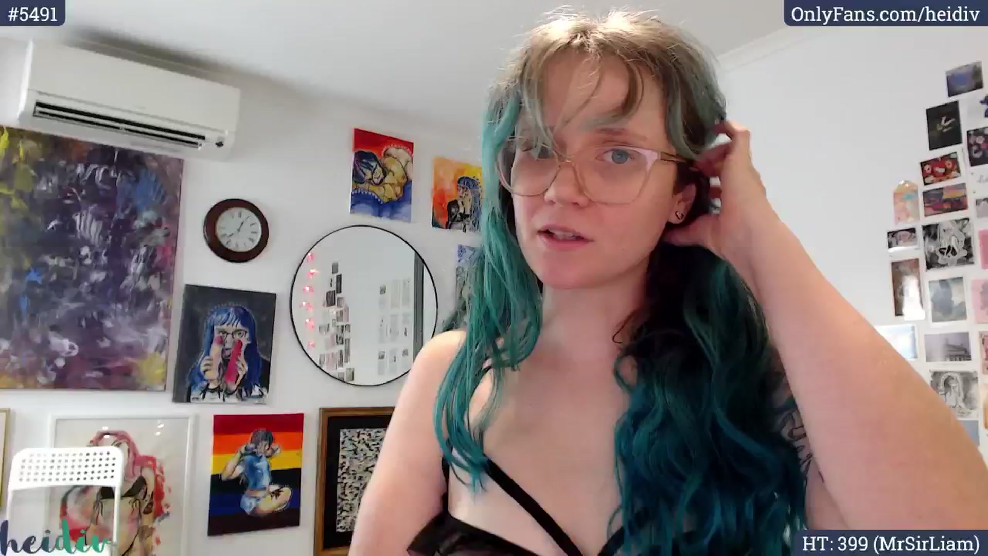 Gallery image thumbnail from Heidiv's myfreecams stream on, 08/26/2024, 02:04 image 12 of 20