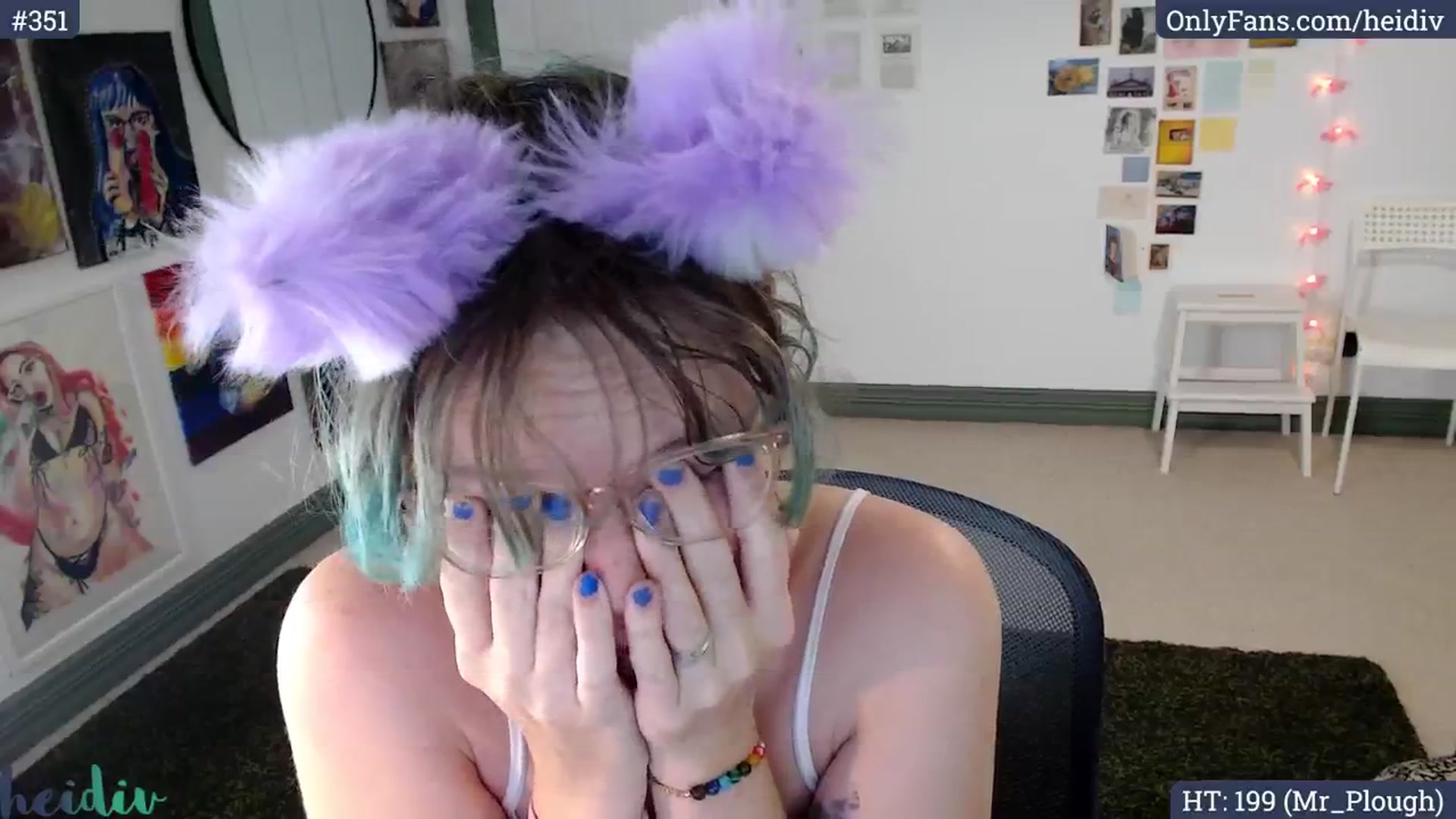 Gallery image thumbnail from Heidiv's myfreecams stream on, 09/01/2024, 11:18 image 15 of 20